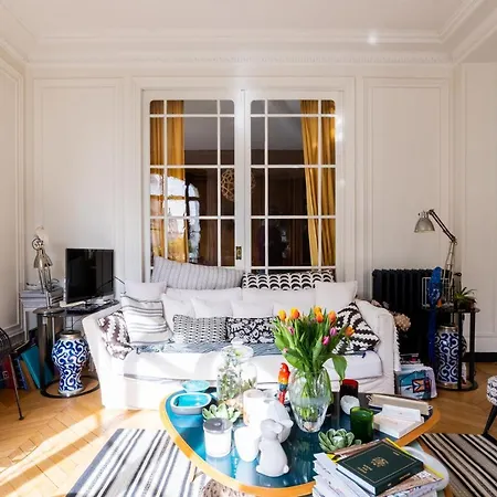 Veeve - Electric Ballroom Apartment Paris