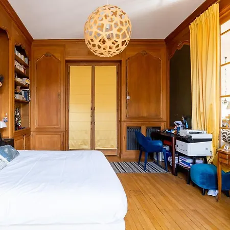 Veeve - Electric Ballroom Apartment *